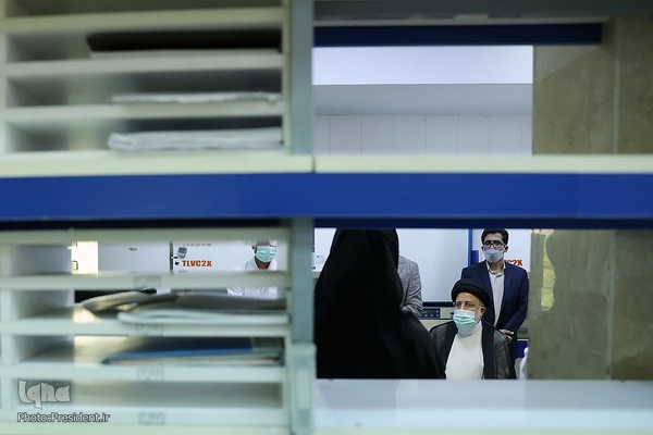 بازدید حجت‌الاسلام و المسلمین ابراهیم رییسی، رییس جمهور از بخشهای مختلف پژوهشگاه رویان جهاد‌دانشگاهی