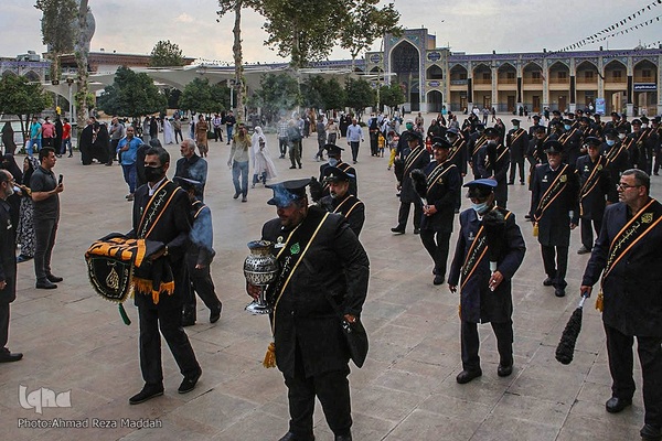 آیین تعویض پرچم گنبد آستان حضرت شاهچراغ (ع)‎‎