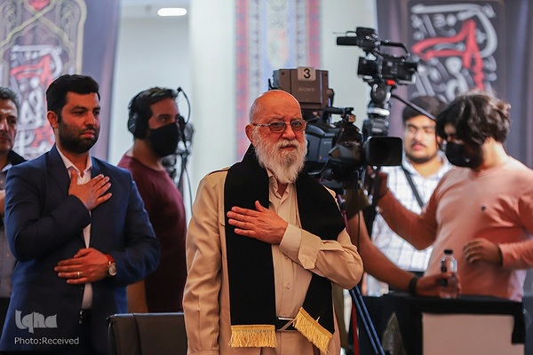 آیین برافراشتن پرچم حسینی بر فراز بلندترین سکوی پرچم ایران