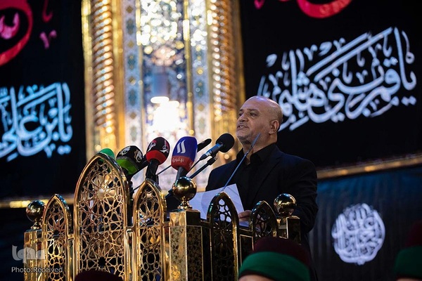 تعویض پرچم حرمین شریفین در کربلا به مناسبت فرارسیدن ماه محرم