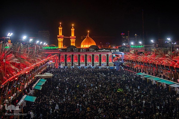 تعویض پرچم حرمین شریفین در کربلا به مناسبت فرارسیدن ماه محرم