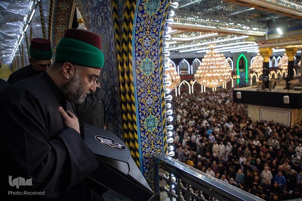 تعویض پرچم حرمین شریفین در کربلا به مناسبت فرارسیدن ماه محرم