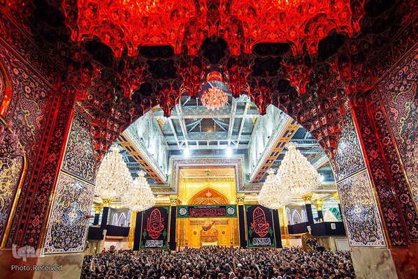 تعویض پرچم حرمین شریفین در کربلا به مناسبت فرارسیدن ماه محرم