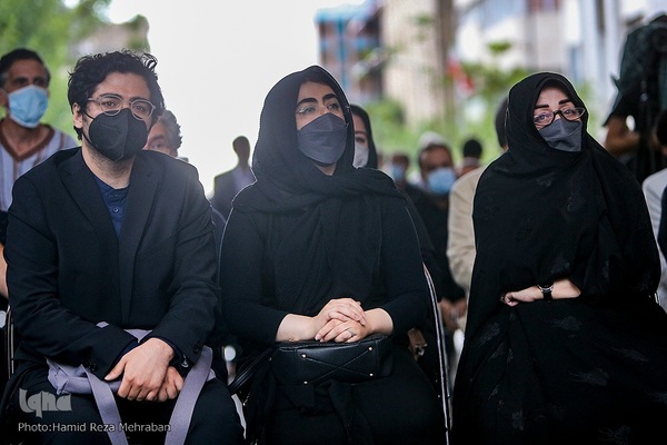 تشییع پیکر هنرمند انقلابی حبیب الله صادقی