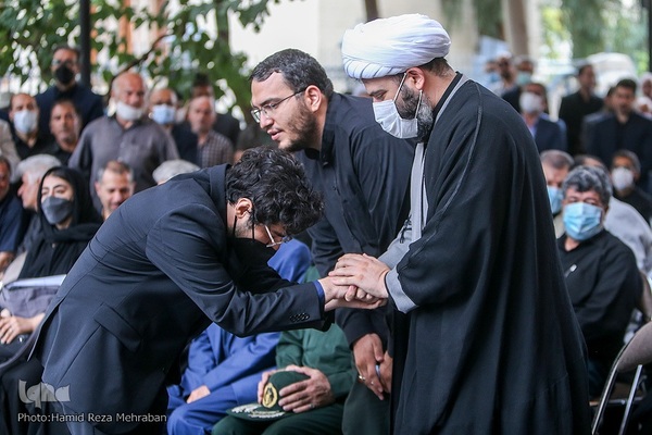 تشییع پیکر هنرمند انقلابی حبیب الله صادقی