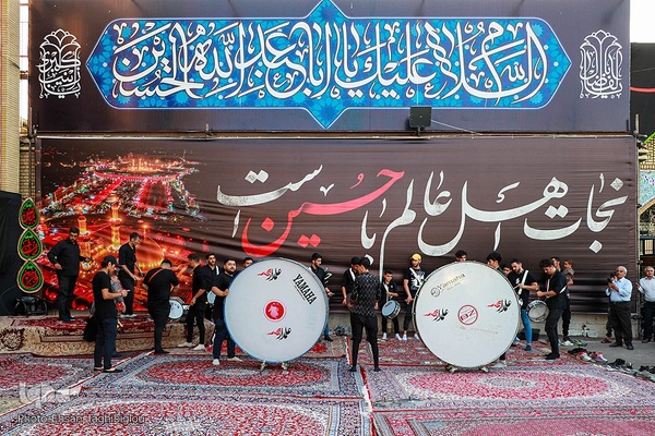 تعویض پرچم حسینیه اعظم زنجان‎‎