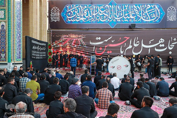 تعویض پرچم حسینیه اعظم زنجان‎‎