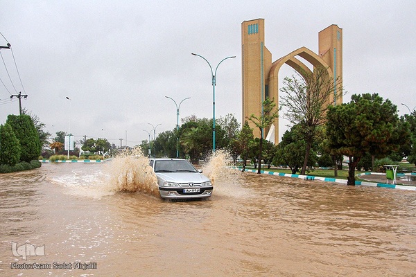 محاصره شهر یزد در سیل ومعایر شهری زیر آب‎‎