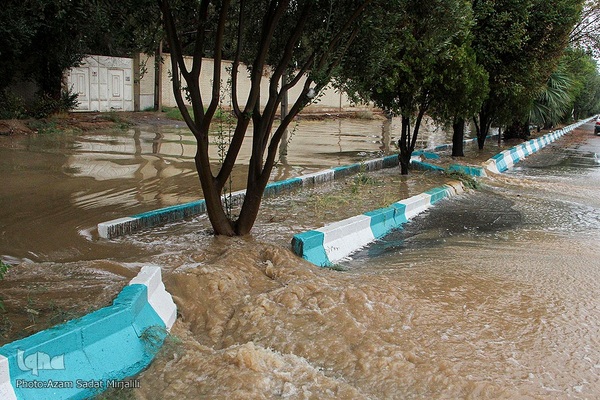 محاصره شهر یزد در سیل ومعایر شهری زیر آب‎‎