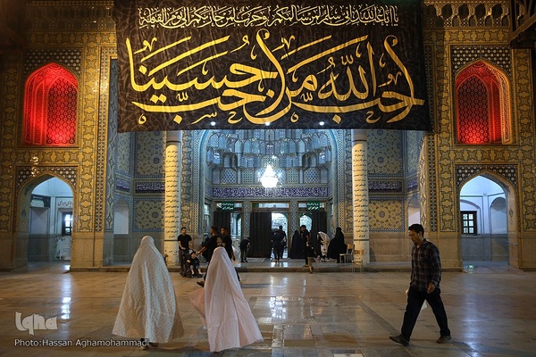 مراسم عزاداری چهارمین شب دهه اول محرم در صحن امام حسین(ع) حرم مطهر حضرت عبدالعظیم حسنی(ع) در شهر ری