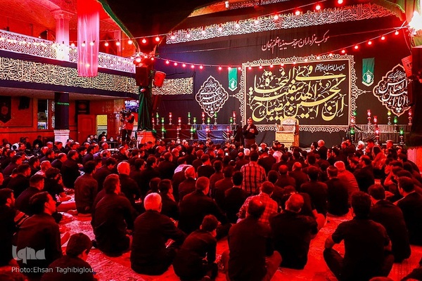 مراسم عزاداری شب چهارم محرم در حسینیه اعظم زنجان‎‎