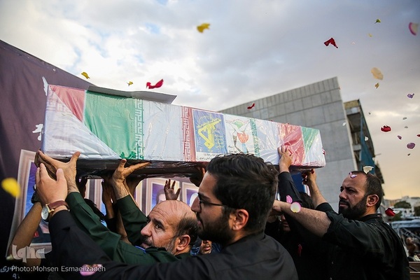 مراسم تشییع پیکرهای مطهر پنج شهید مدافع حرم در مشهد مقدس