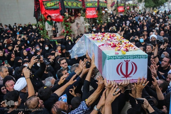 مراسم تشییع پیکرهای مطهر پنج شهید مدافع حرم در مشهد مقدس