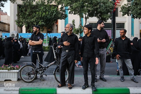 مراسم تشییع پیکرهای مطهر پنج شهید مدافع حرم در مشهد مقدس