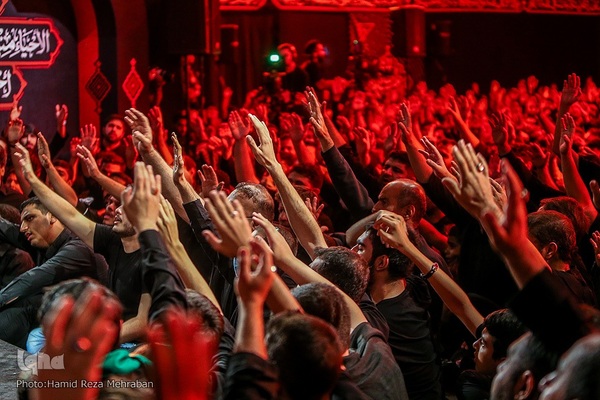 حسینیه ایران؛ پنجمین شب عزاداری در هیئت آیین حسینی