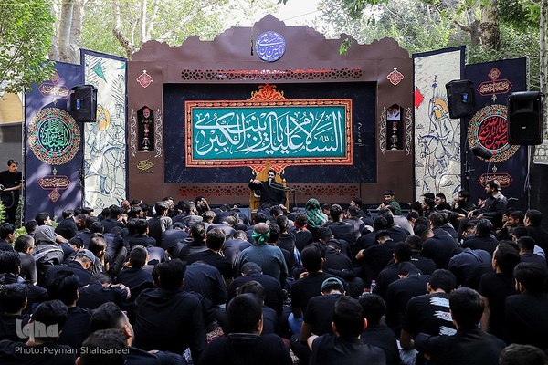 آیین عزاداری حسینی در گذر چهارباغ عباسی اصفهان