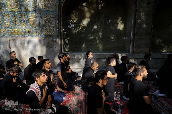 آیین عزاداری حسینی در گذر چهارباغ عباسی اصفهان