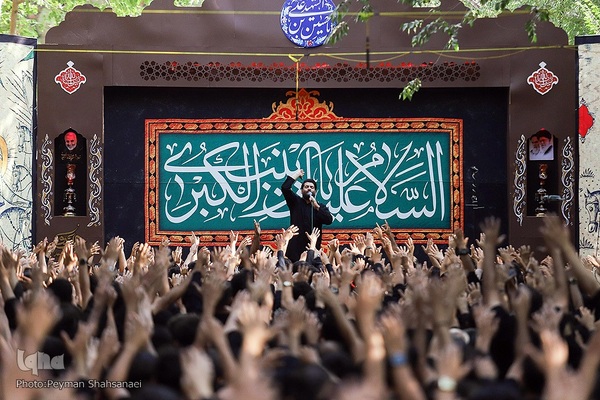 آیین عزاداری حسینی در گذر چهارباغ عباسی اصفهان