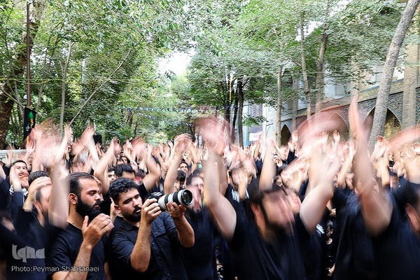 آیین عزاداری حسینی در گذر چهارباغ عباسی اصفهان