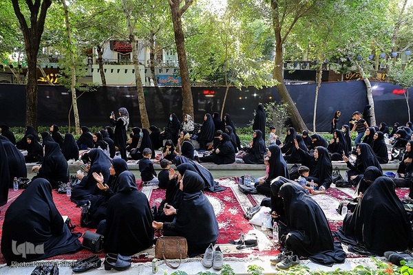 آیین عزاداری حسینی در گذر چهارباغ عباسی اصفهان