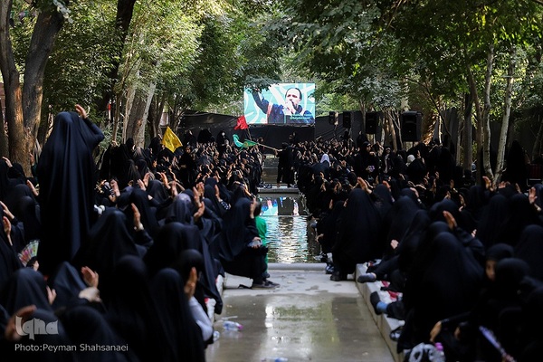 آیین عزاداری حسینی در گذر چهارباغ عباسی اصفهان