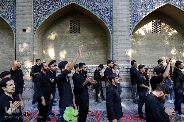 آیین عزاداری حسینی در گذر چهارباغ عباسی اصفهان