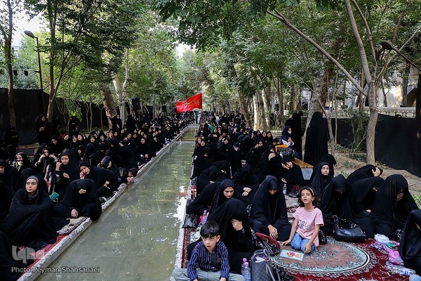 آیین عزاداری حسینی در گذر چهارباغ عباسی اصفهان