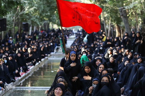 آیین عزاداری حسینی در گذر چهارباغ عباسی اصفهان