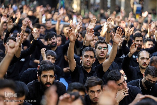 آیین عزاداری حسینی در گذر چهارباغ عباسی اصفهان