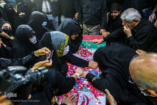 وداع با پیکر مطهر شهید مدافع حرم عباس آسمیه در معراج شهدا