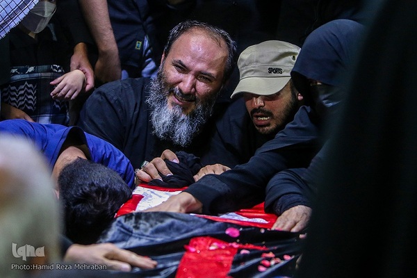 وداع با پیکر مطهر شهید مدافع حرم عباس آسمیه در معراج شهدا