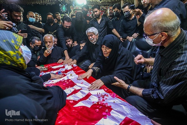 وداع با پیکر مطهر شهید مدافع حرم عباس آسمیه در معراج شهدا