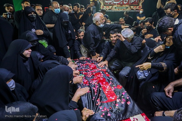 وداع با پیکر مطهر شهید مدافع حرم عباس آسمیه در معراج شهدا