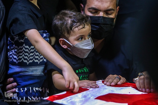 وداع با پیکر مطهر شهید مدافع حرم عباس آسمیه در معراج شهدا