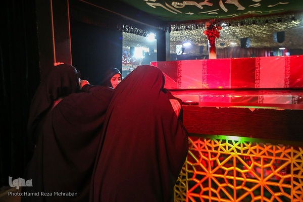 وداع با پیکر مطهر شهید مدافع حرم عباس آسمیه در معراج شهدا