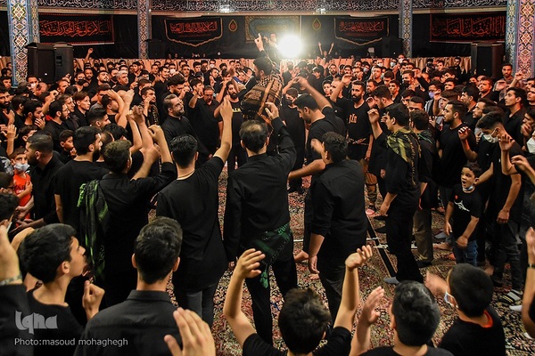 آیین عزاداری شب ششم محرم مسجد امام حسین(ع) سمنان