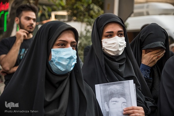 وداع مردم اصفهان با شهدای دفاع مقدس