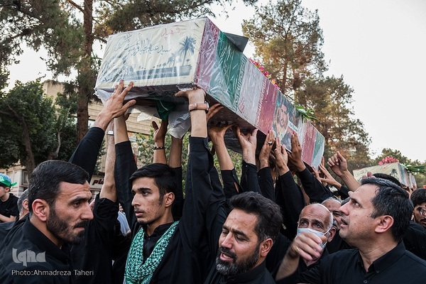 وداع مردم اصفهان با شهدای دفاع مقدس