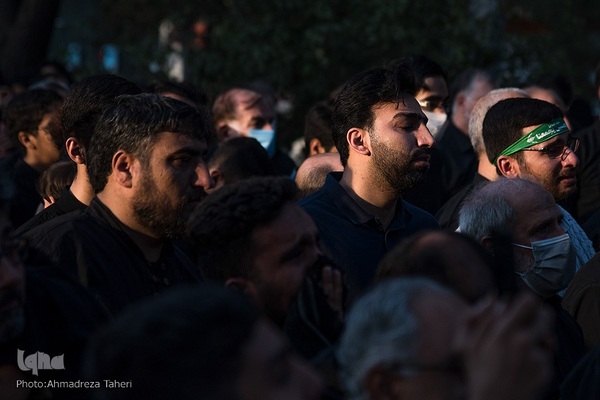 وداع مردم اصفهان با شهدای دفاع مقدس