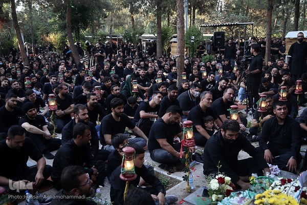 مراسم عزاداری روز هفتم محرم در قطعه 40 (سرداران بی پلاک) بهشت زهرای تهران