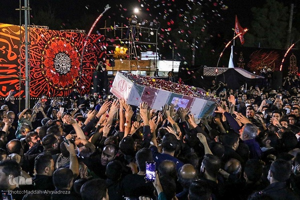 حسینیه ایران؛ مراسم عزاداری شب‌هشتم محرم در کانون رهپویان وصال شیراز‎‎