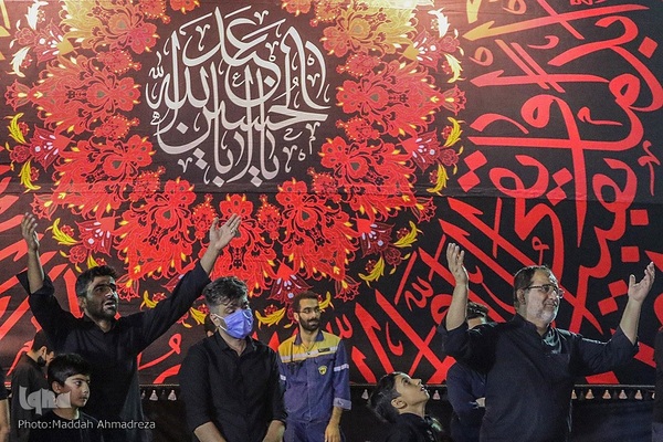 حسینیه ایران؛ مراسم عزاداری شب‌هشتم محرم در کانون رهپویان وصال شیراز‎‎