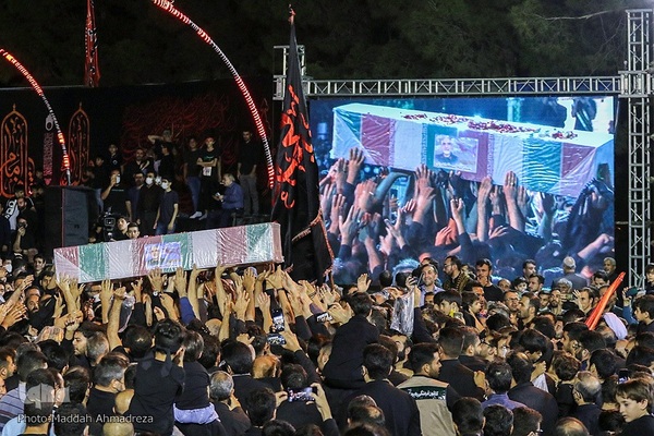 حسینیه ایران؛ مراسم عزاداری شب‌هشتم محرم در کانون رهپویان وصال شیراز‎‎