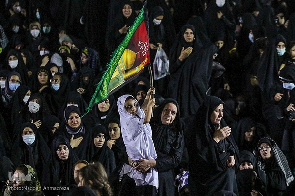 حسینیه ایران؛ مراسم عزاداری شب‌هشتم محرم در کانون رهپویان وصال شیراز‎‎