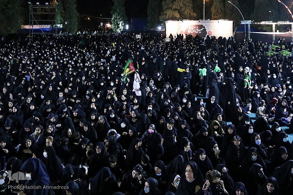 حسینیه ایران؛ مراسم عزاداری شب‌هشتم محرم در کانون رهپویان وصال شیراز‎‎