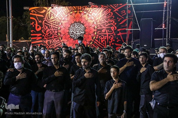 حسینیه ایران؛ مراسم عزاداری شب‌هشتم محرم در کانون رهپویان وصال شیراز‎‎