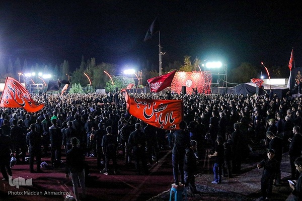 حسینیه ایران؛ مراسم عزاداری شب‌هشتم محرم در کانون رهپویان وصال شیراز‎‎