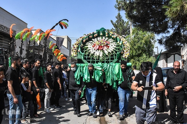 حسینیه ایران؛ آیین سنتی سنگ زنی و نخل گردانی در روستای علاء سمنان