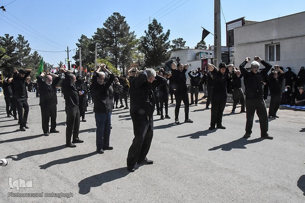 حسینیه ایران؛ آیین سنتی سنگ زنی و نخل گردانی در روستای علاء سمنان