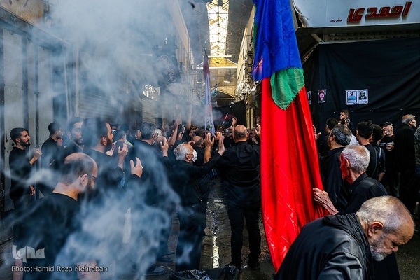 حسینیه ایران؛ عزاداری روز هشتم محرم در بازار تهران